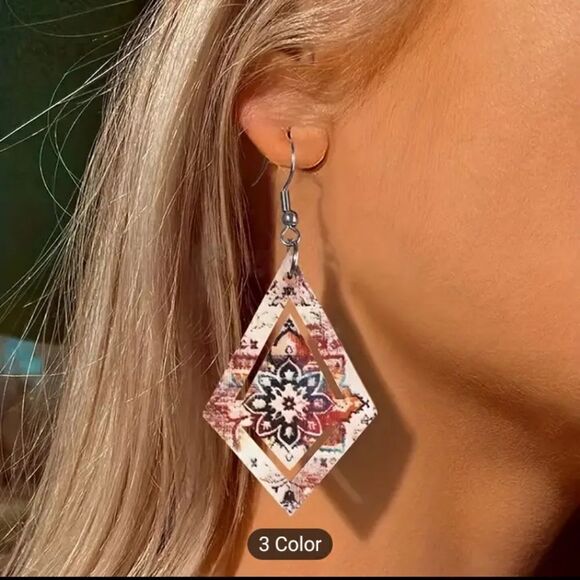 Flower dangle earrings rhombus retro ethnic wooden new e19 - Picture 1 of 3
